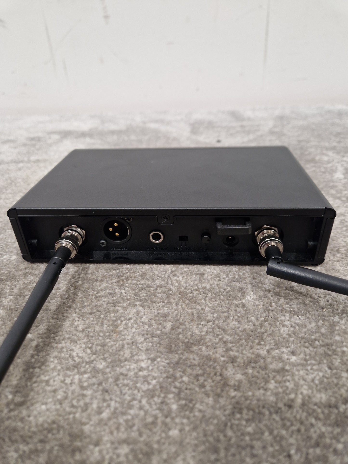 Sennheiser Em-xsw2 - Wireless Microphone Receiver - Excellent w/ Power Supply