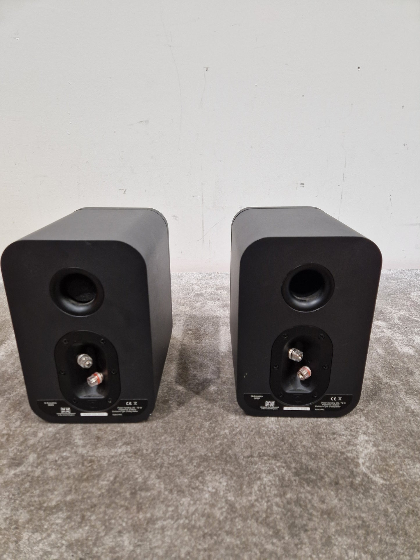 Q Acoustics 3020 Speaker Pair - Bookshelf Design - Excellent