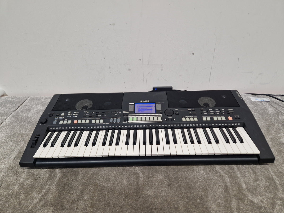 Yamaha PSR-S550 – 61-Key Arranger Keyboard – Good w/ 16V Power Supply (Read Desc)