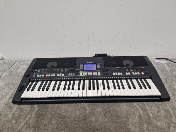 Yamaha PSR-S550 – 61-Key Arranger Keyboard – Good w/ 16V Power Supply (Read Desc)