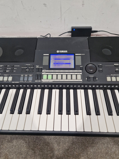 Yamaha PSR-S550 – 61-Key Arranger Keyboard – Very Good w/ 16V Power Supply