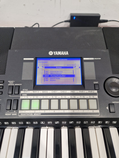 Yamaha PSR-S550 – 61-Key Arranger Keyboard – Very Good w/ 16V Power Supply