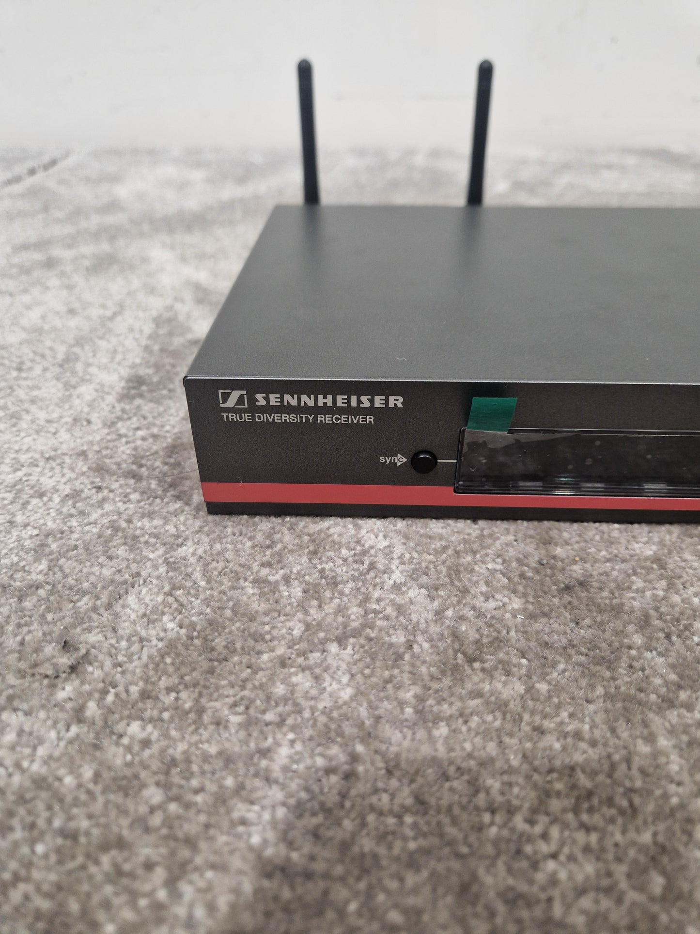 Sennheiser True Diversity Receiver EM100 G3 - Reliable Wireless Solution - Excellent w/ Power Supply & International Plug adapters