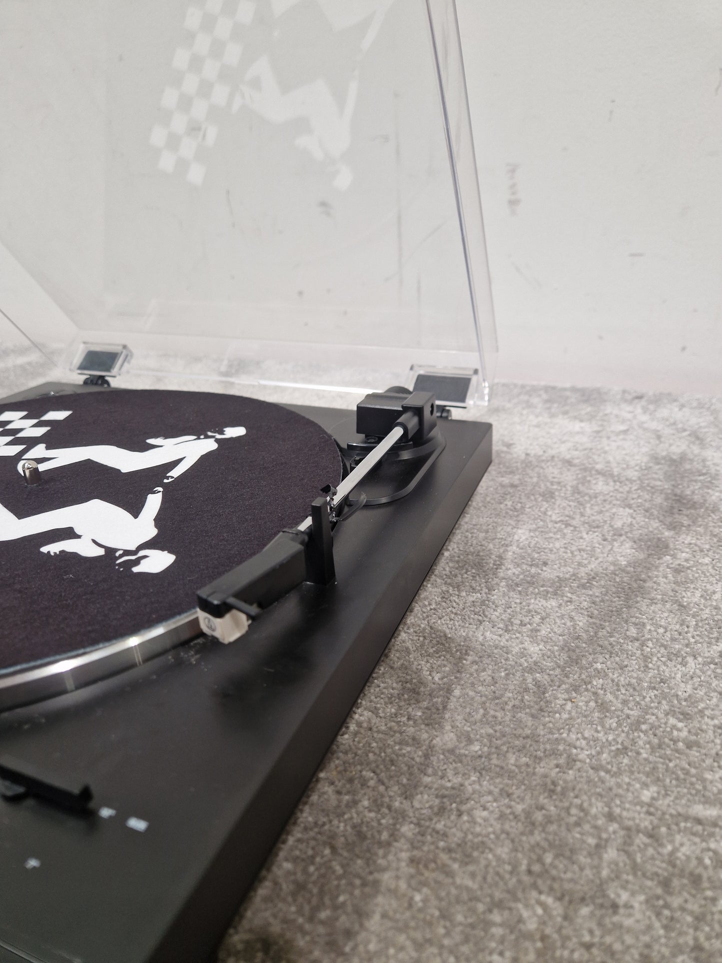 Audio-Technica AT-LP60XYSB – Fully Automatic Belt-Drive Turntable – Very Good w/ Slip Mat