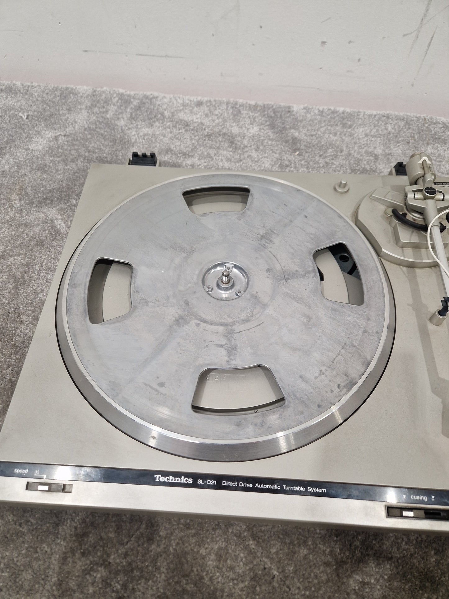 Technics SL-D21 - Vintage Direct Drive Turntable - Very Good w/ New Stylus Installed