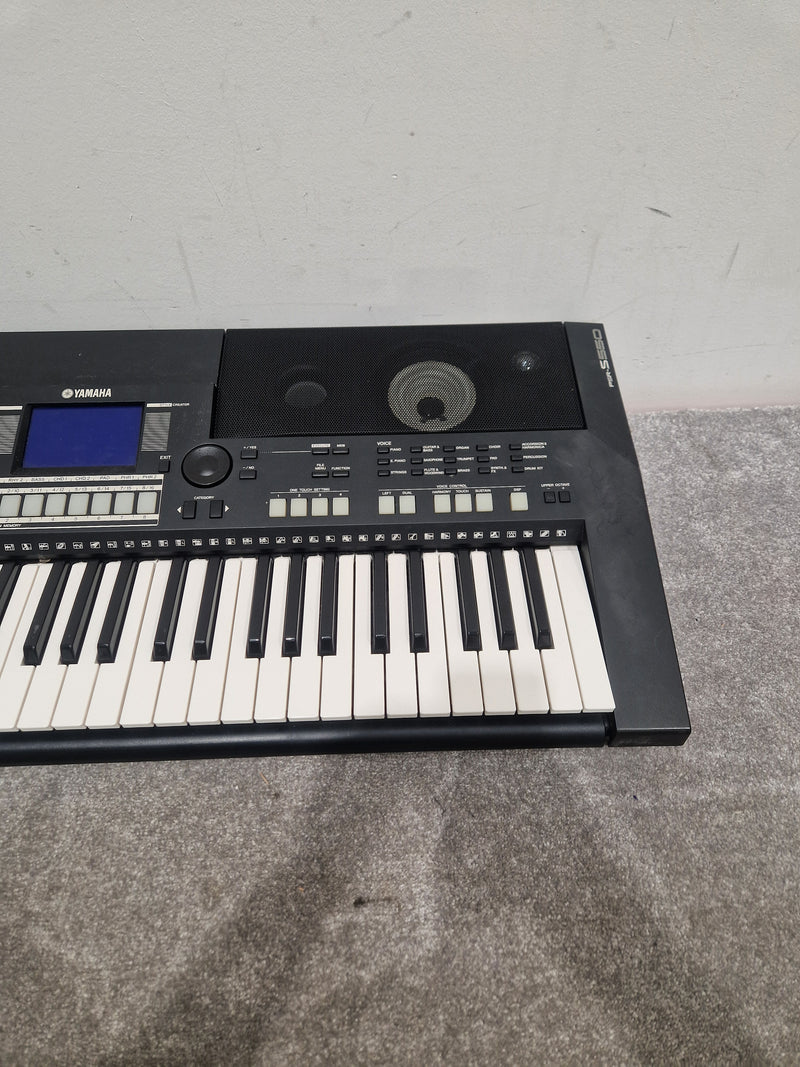 Yamaha PSR-S550 61-KEY Keyboard - Dynamic Arranger - Spares or Repair - Image 5