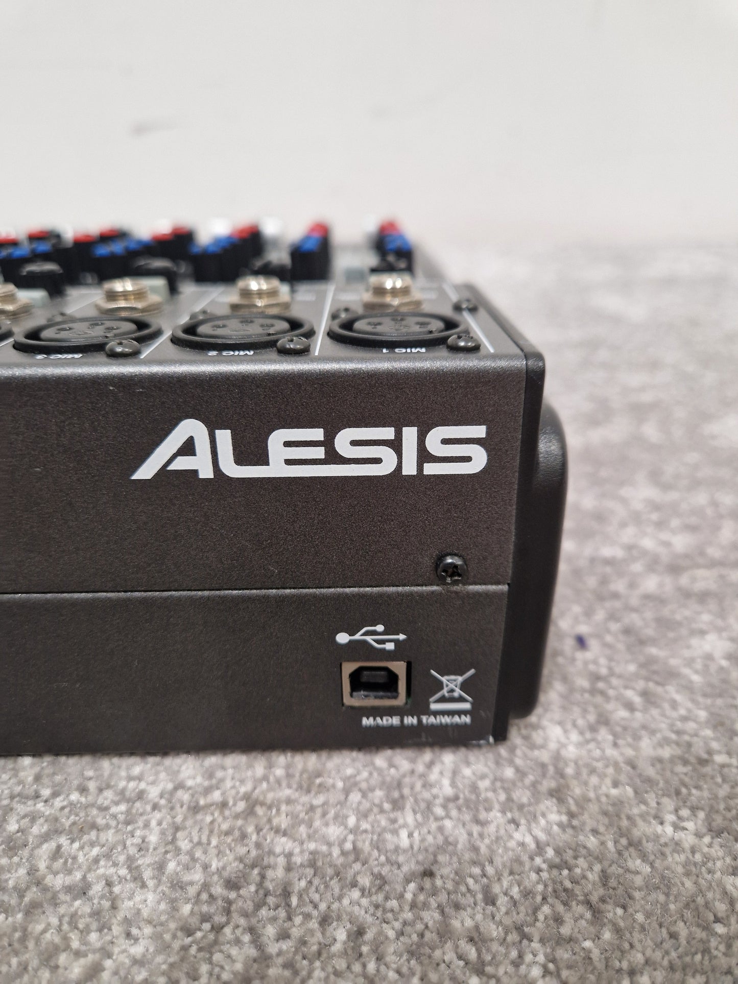 Alesis IMultiMix 16USB Mixing Desk - 16-Channel Mixer - Excellent