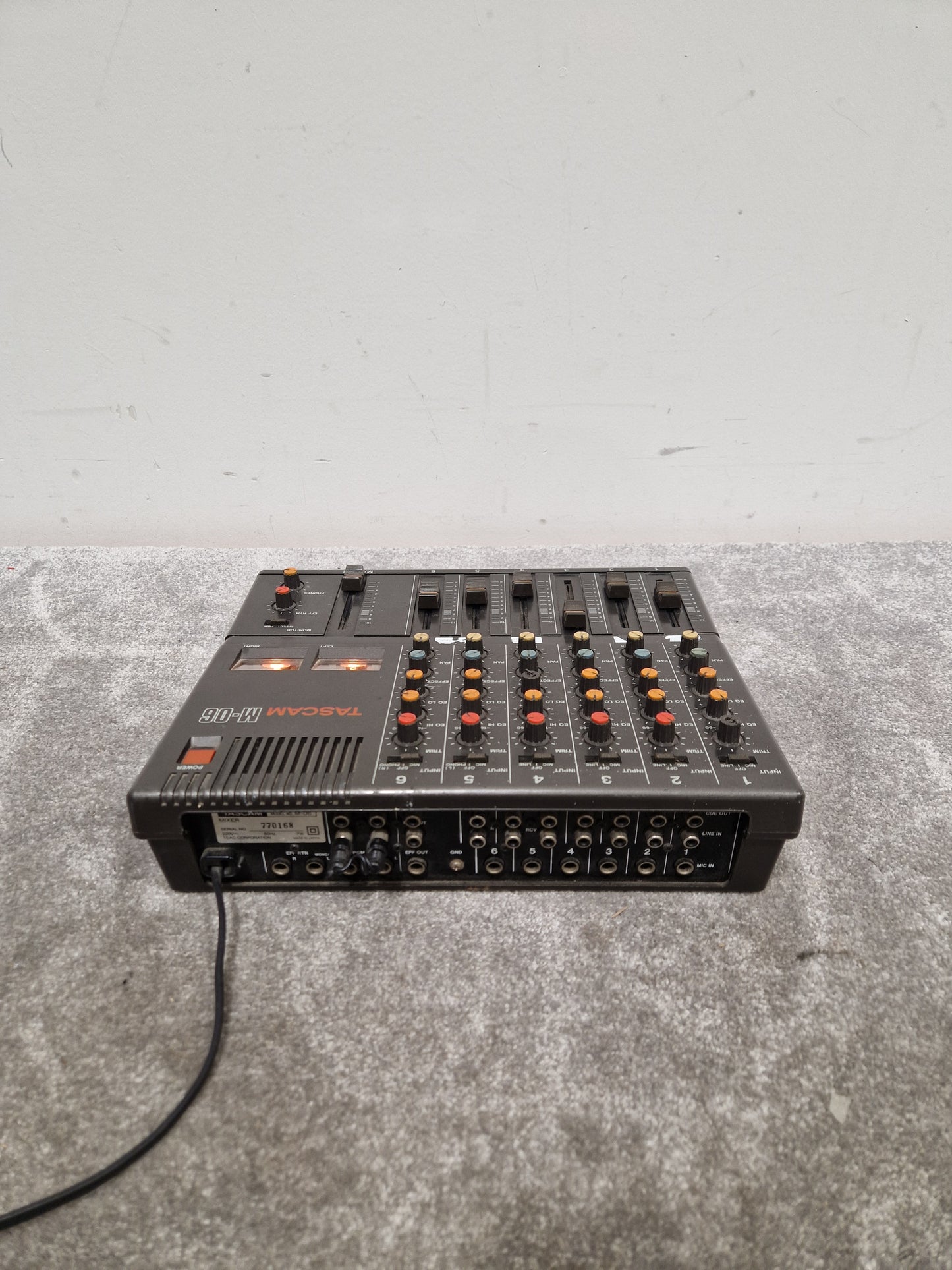Tascam M-06 - Compact 6-Channel Mixer - Good