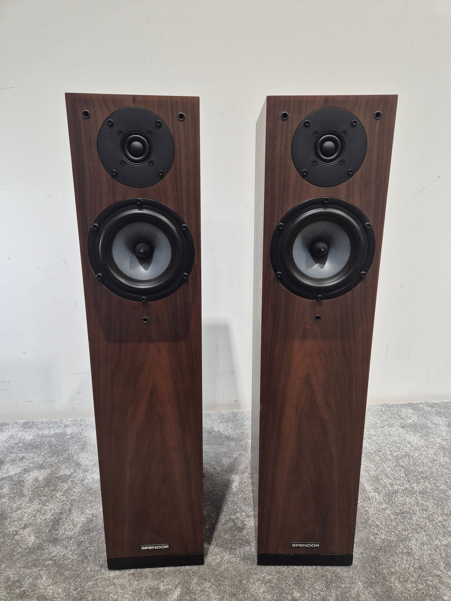 Spendor A3 - Pair of Floor Standing Speakers - Compact Design - Very Good