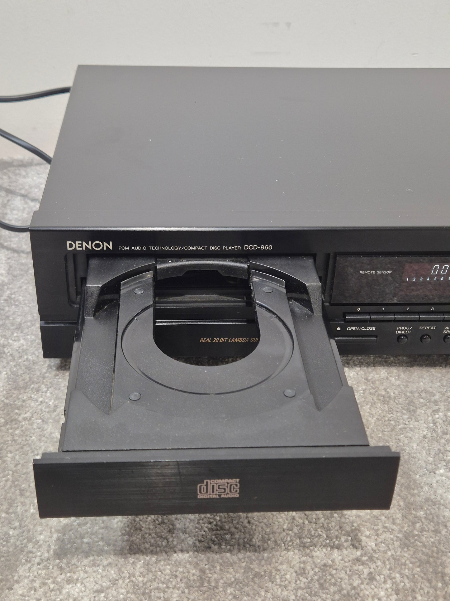 Denon DCD-960 - High-Fidelity CD Player - Fair w/ Power Supply