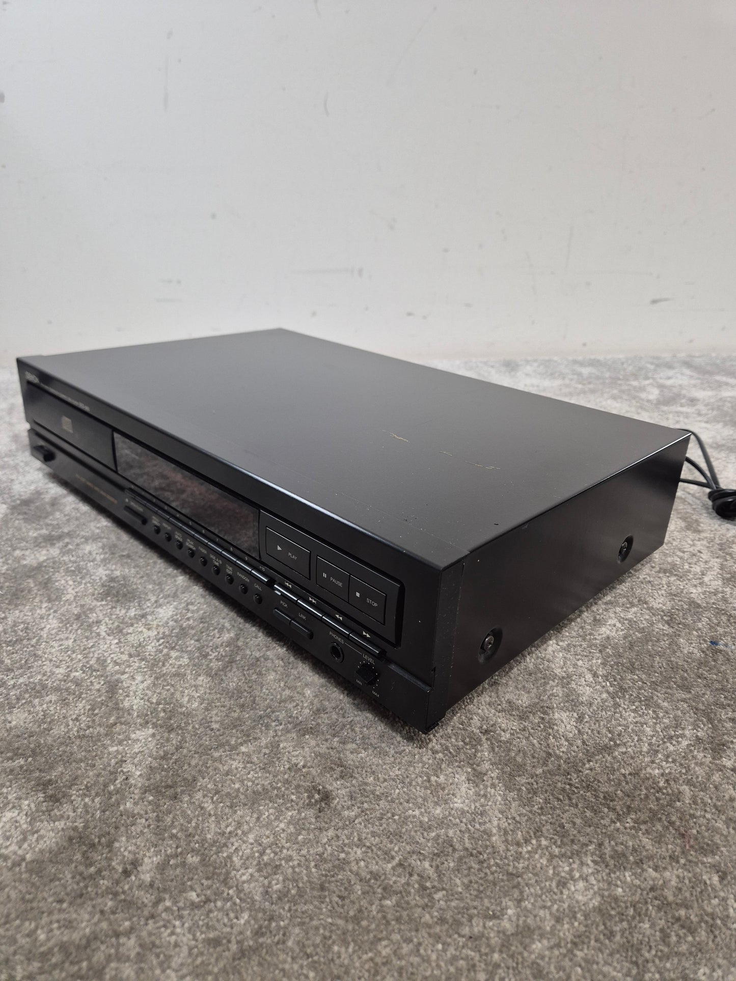 Denon DCD-960 - High-Fidelity CD Player - Fair w/ Power Supply