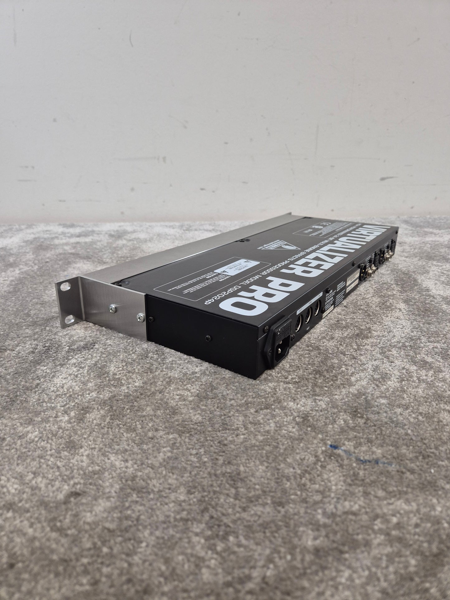 Behringer Virtualizer Pro DSP2024P - Multi-Effects Processor - Excellent