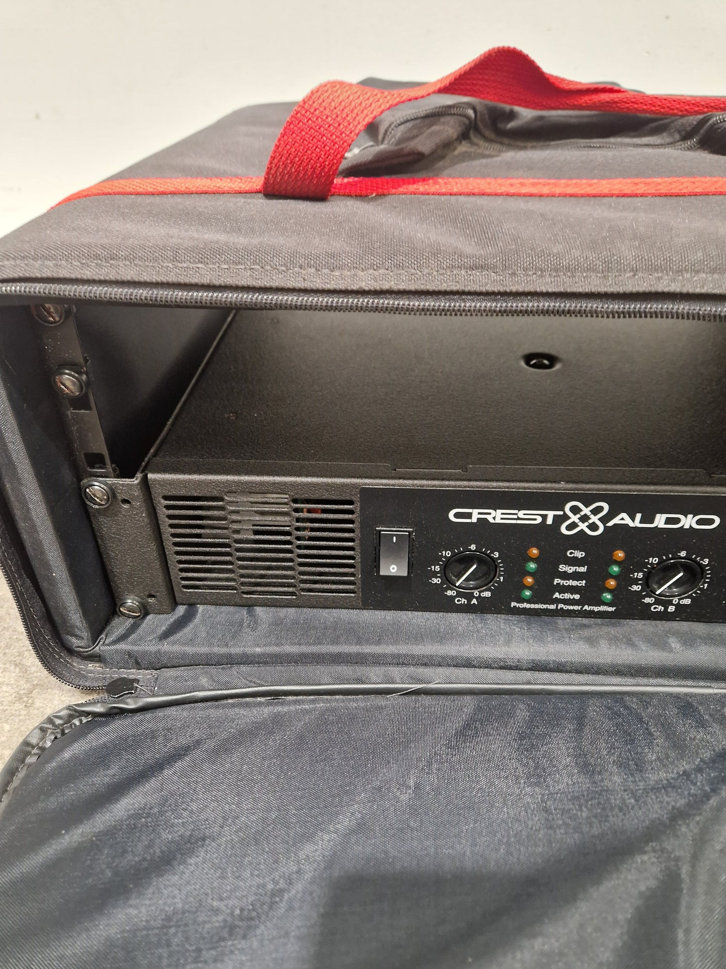 Crest Audio CA6 Power Amplifier - High-Performance Sound - Excellent w/ Rackmounted Soft Case