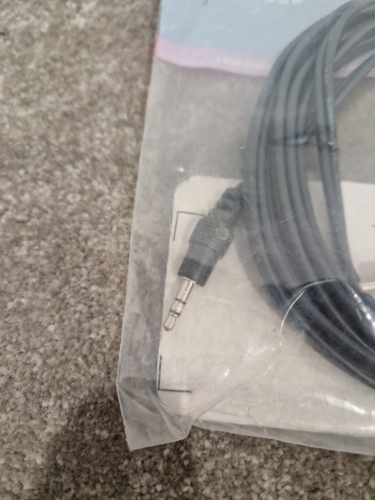 Kramer 3.5mm TO 2 RCA 10FT - Audio Cable Adapter - Excellent w/ Original Packaging