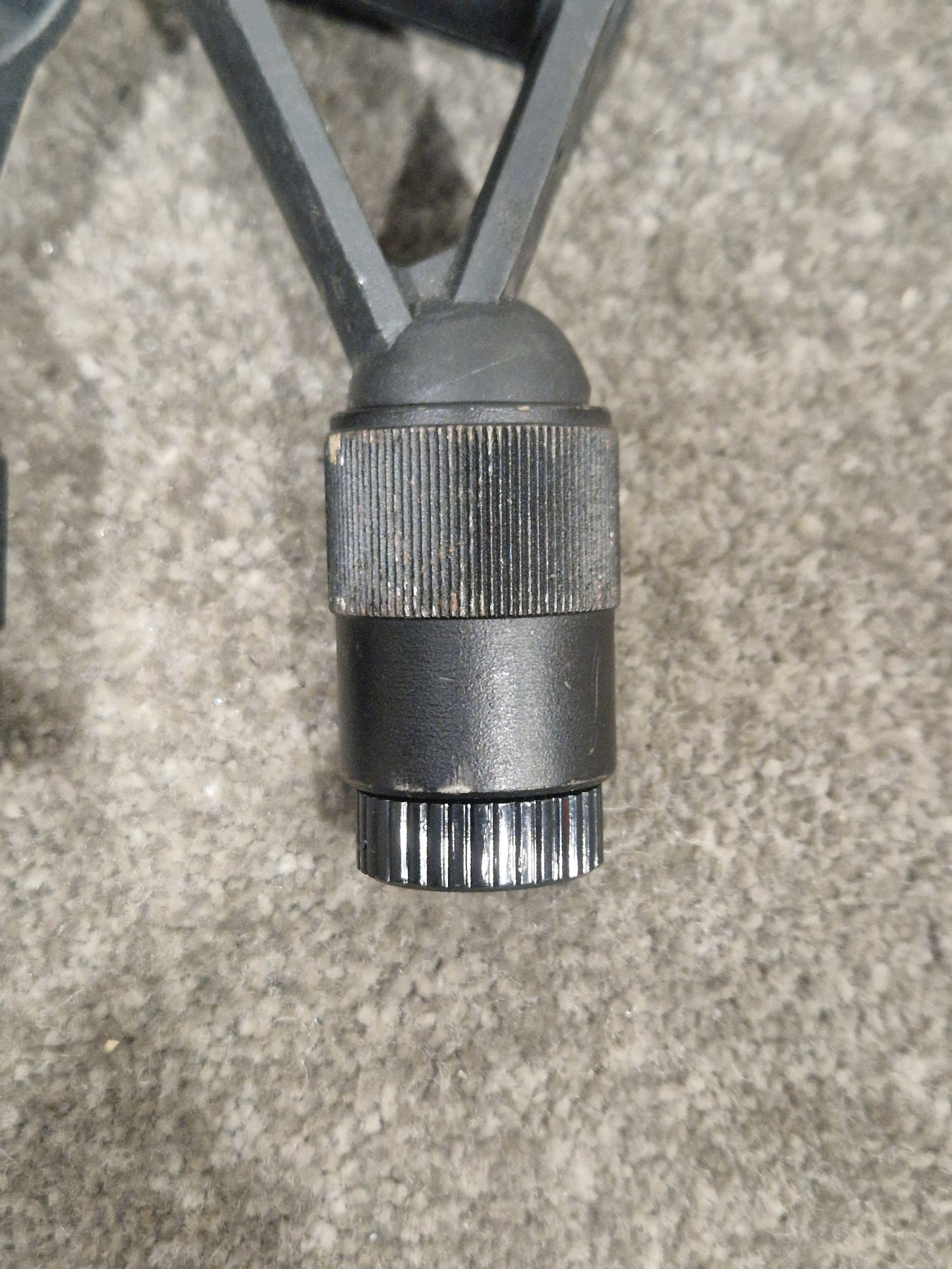 AKG SA30 Mic Holders Set OF 2 - Rugged Construction - Very Good