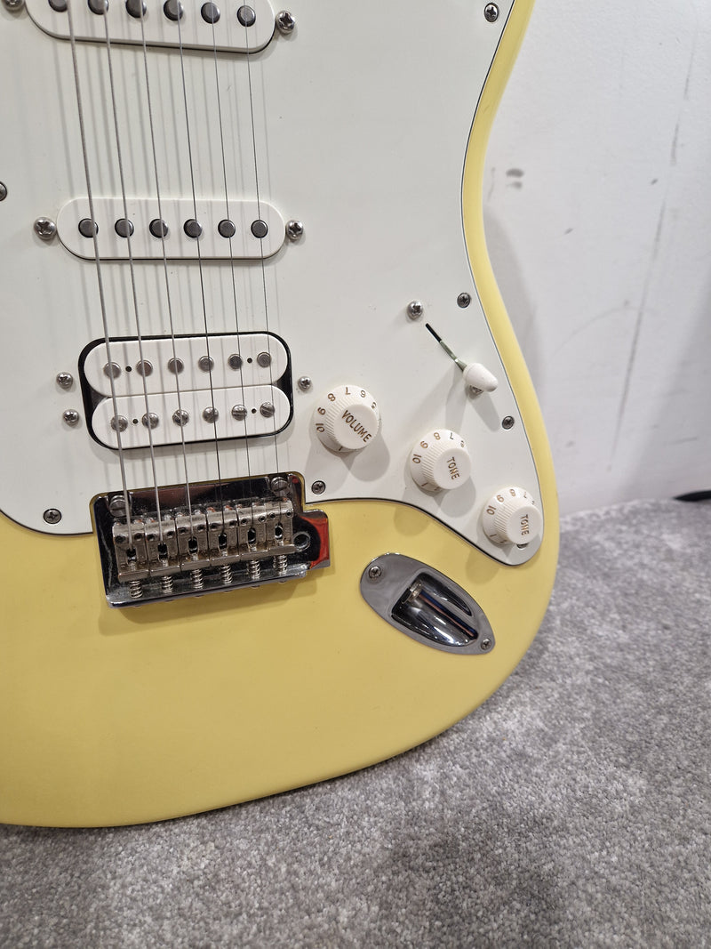 Fender Stratocaster Series Player 2 - Versatile Tone Electric Guitar - Excellent w/ Original Box & Soft Case - Image 4