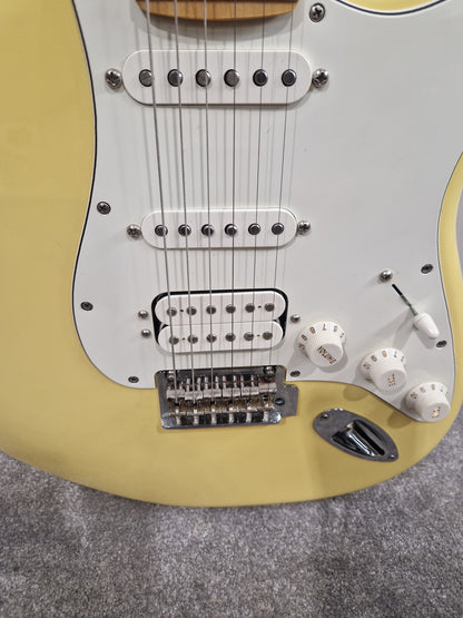 Fender Stratocaster Series Player 2 - Versatile Tone Electric Guitar - Excellent w/ Original Box & Soft Case