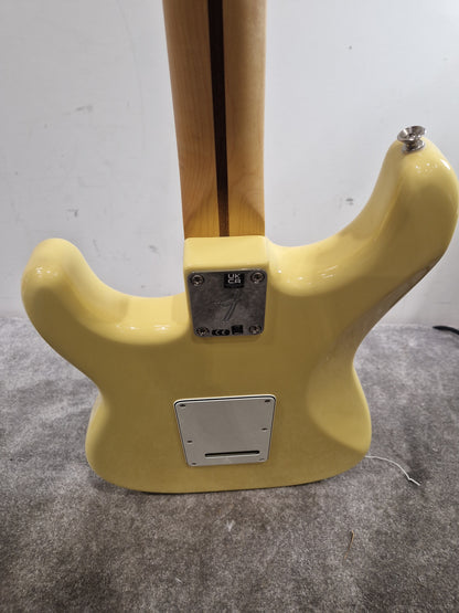 Fender Stratocaster Series Player 2 - Versatile Tone Electric Guitar - Excellent w/ Original Box & Soft Case