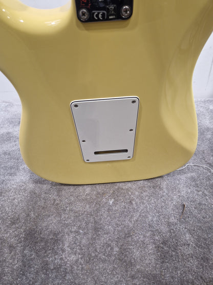 Fender Stratocaster Series Player 2 - Versatile Tone Electric Guitar - Excellent w/ Original Box & Soft Case