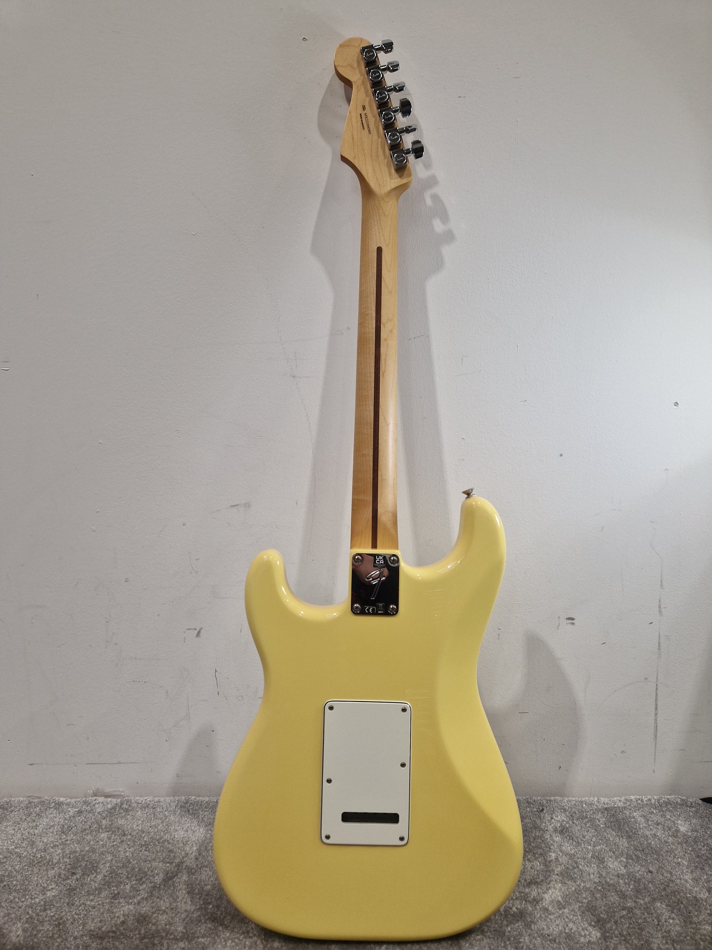 Fender Stratocaster Series Player 2 - Versatile Tone Electric Guitar - Excellent w/ Original Box & Soft Case