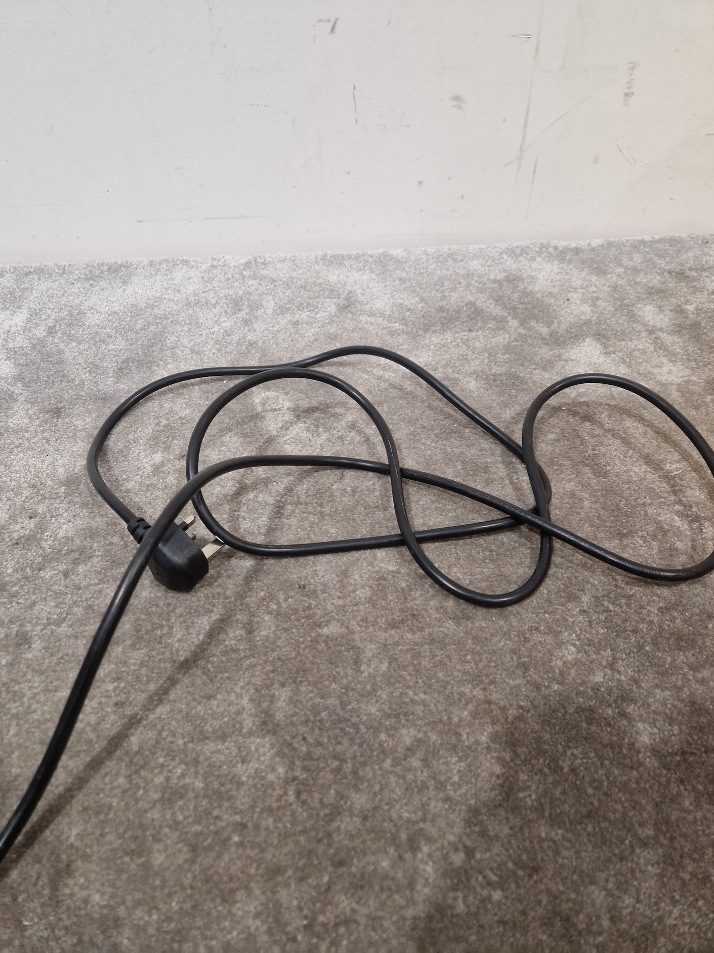 Aphel Limited MM3 19 Inch 3 Metres SWN-5W N Extension Lead 5 Gang - Heavy-Duty Power Strip - Excellent