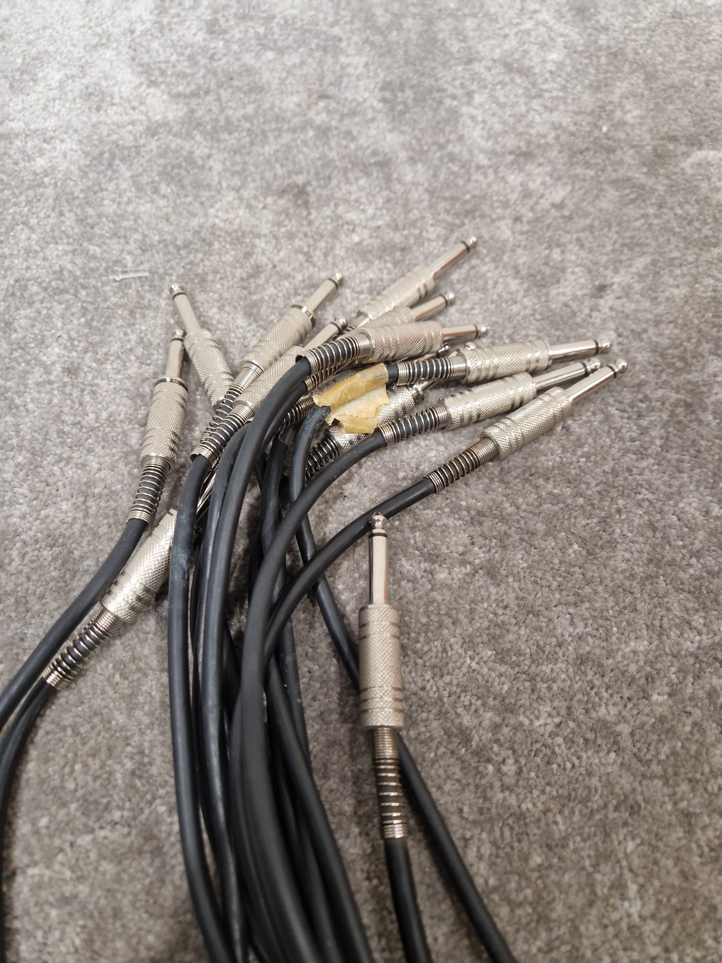 7 Unbranded 5FT Guitar/Speaker Cables - Durable Performance - Excellent