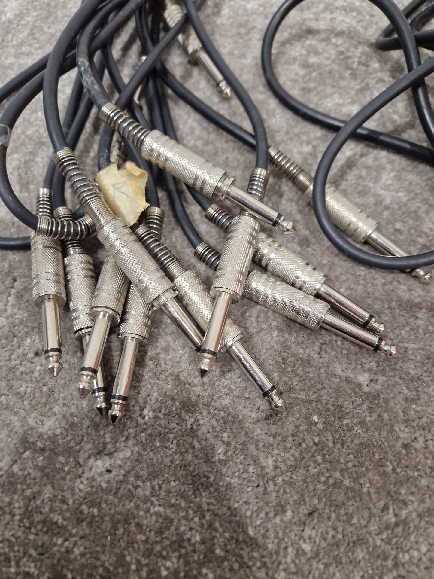 7 Unbranded 5FT Guitar/Speaker Cables - Durable Performance - Excellent