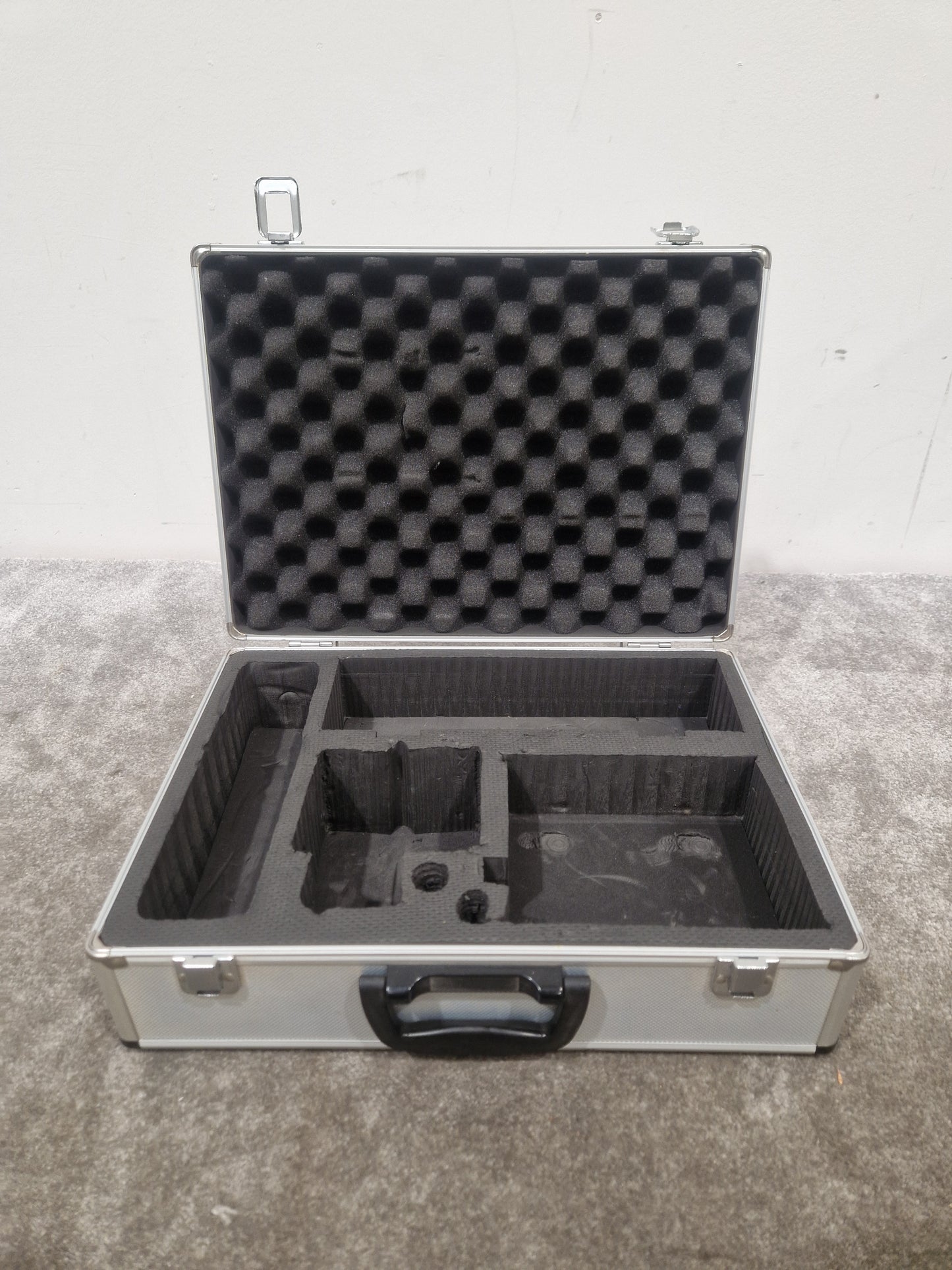 Avantone PS12 And CV-12 - Studio Condenser Microphone - Excellent w/ Hard Case & Microphone Hard case