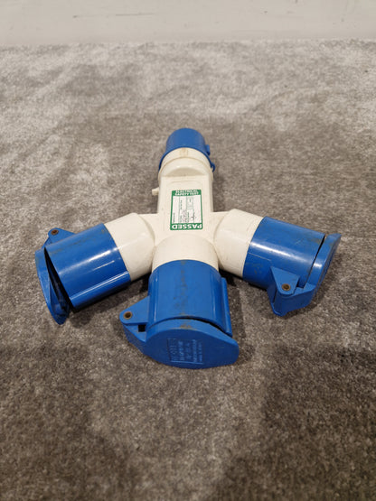 3-way IEC60309 Commando Splitter - Compact Power Solution - Good