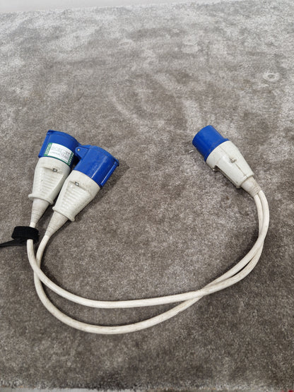 16 AMP 240V Plug TO-2X 16 AMP Socket Splitter - Heavy-Duty Power Distribution - Good