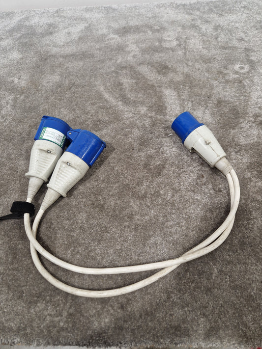 16 AMP 240V Plug TO-2X 16 AMP Socket Splitter - Heavy-Duty Power Distribution - Good