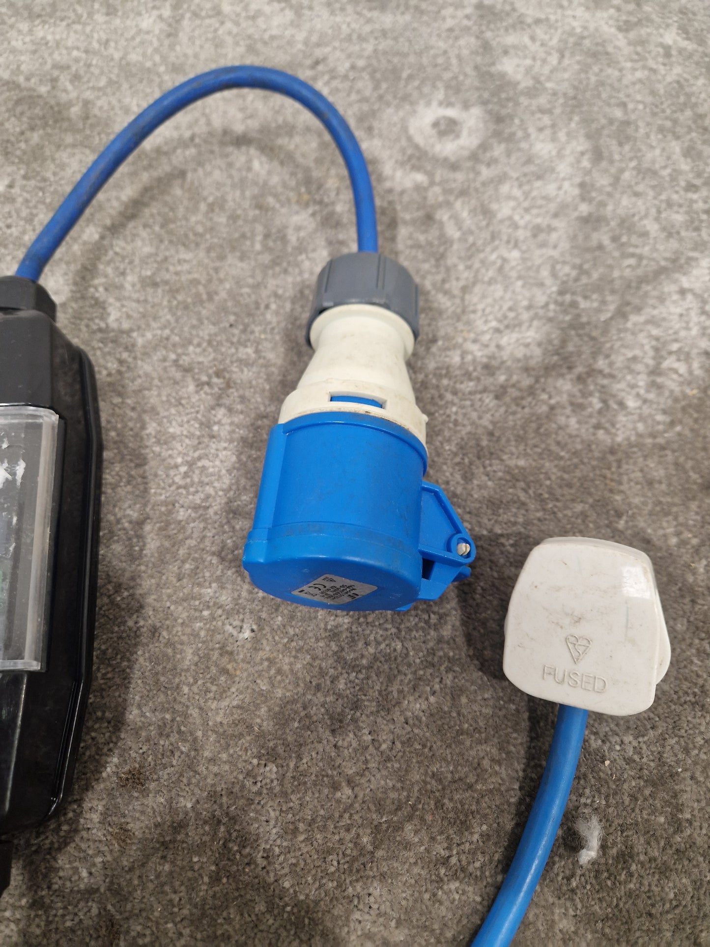 16 AMP 240V Plug Test Socket - Industrial Testing Device - Good