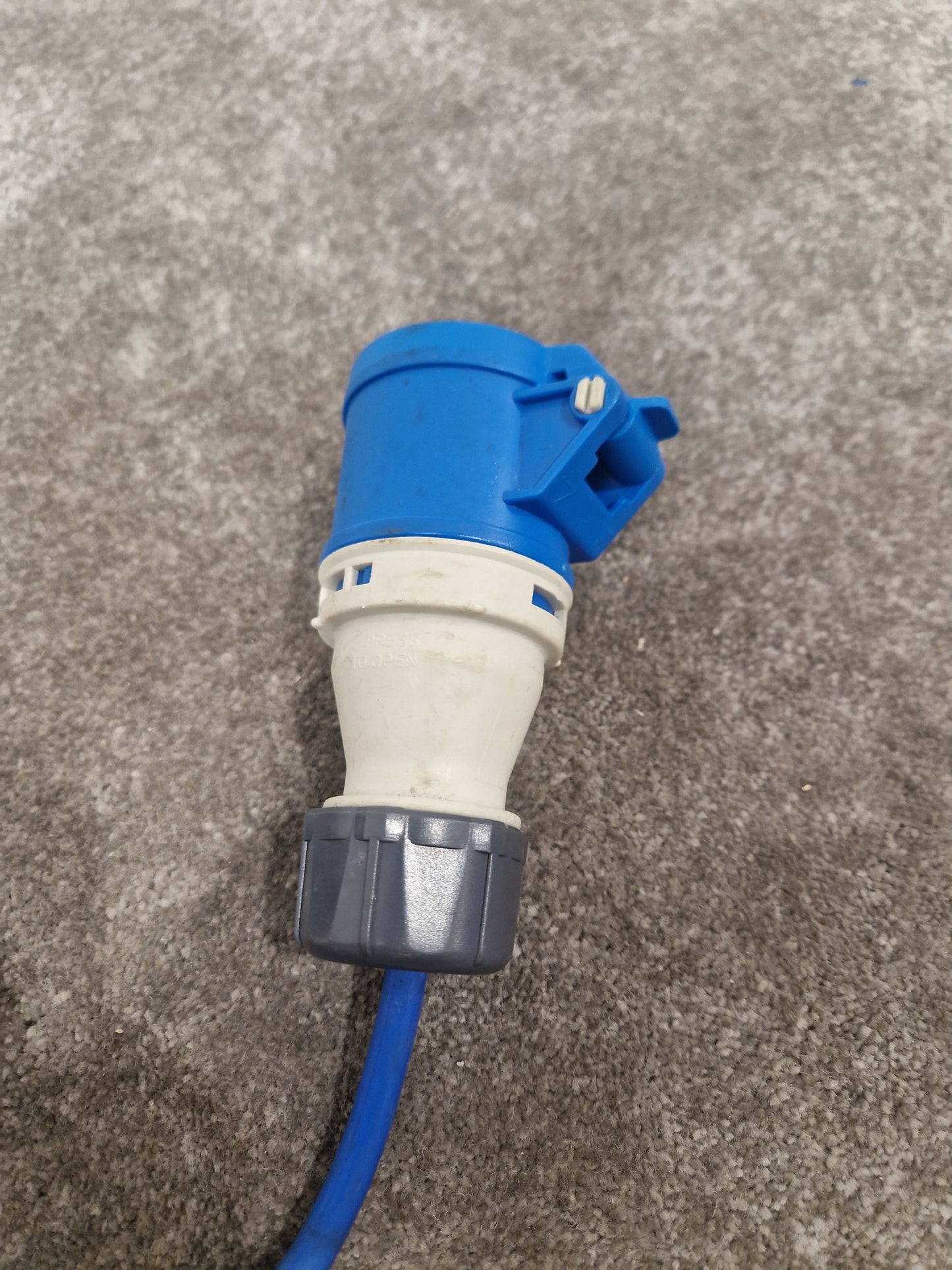 16 AMP 240V Plug Test Socket - Industrial Testing Device - Good