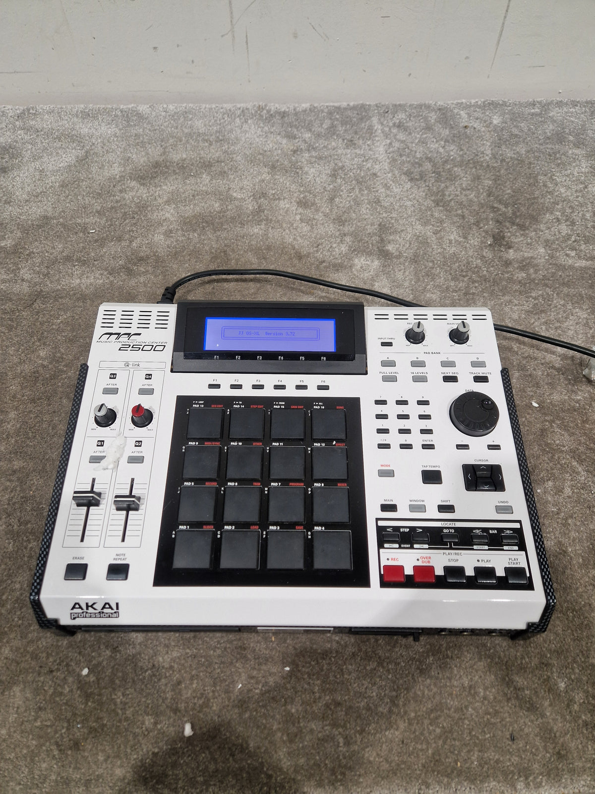 Akai MPC 2500 Special Edition - Professional Music Production Station - Excellent w/ Original Box & Power Supply