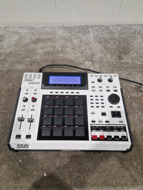 Akai MPC 2500 Special Edition - Professional Music Production Station - Excellent w/ Original Box & Power Supply