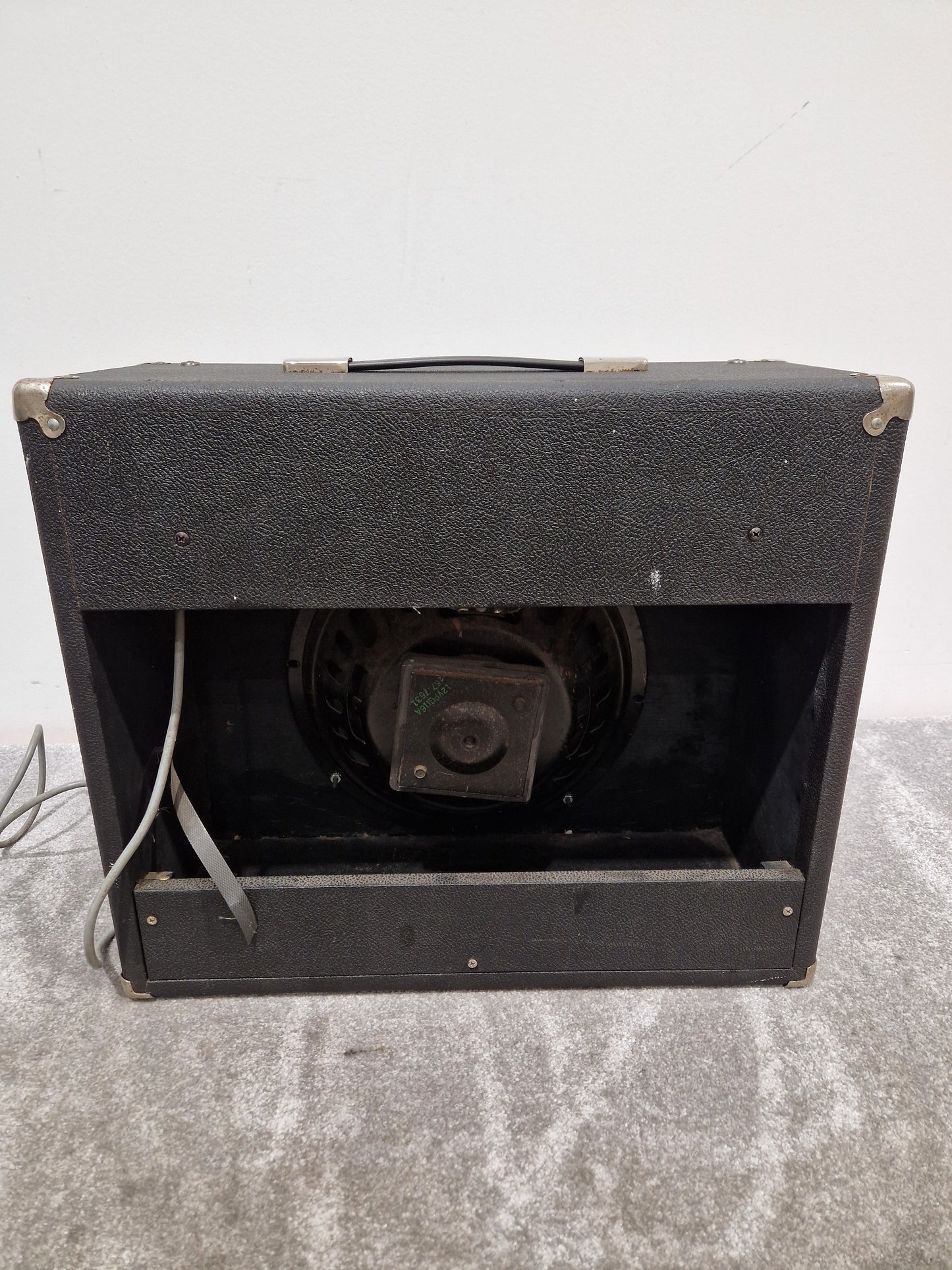 Rickenbacker TR25 - 25W Solid-State Combo Amp - Good w/ Power Supply