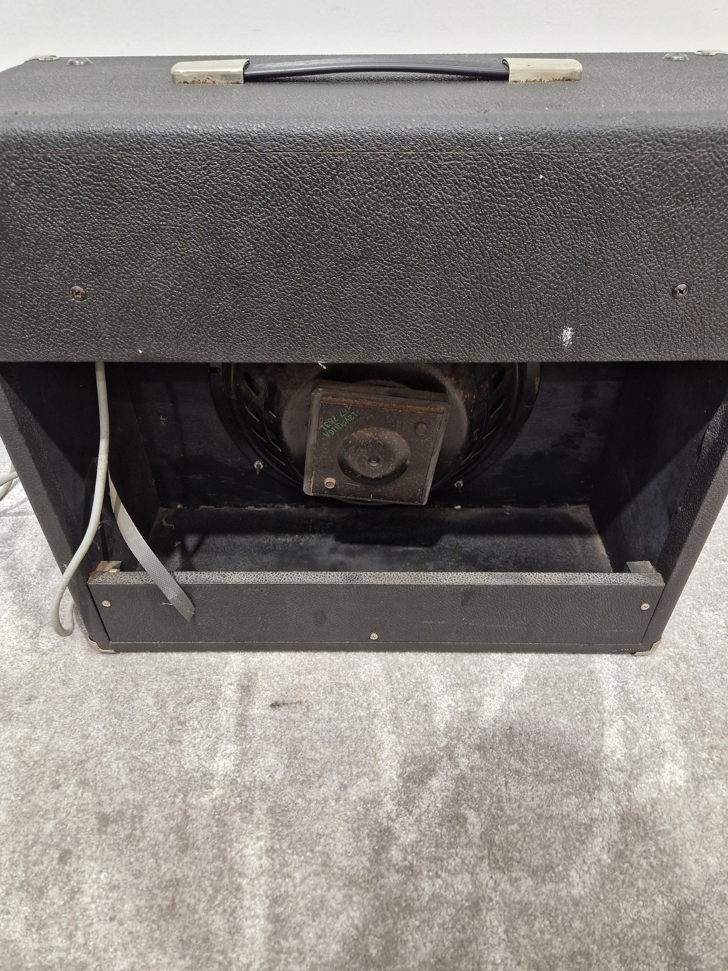 Rickenbacker TR25 - 25W Solid-State Combo Amp - Good w/ Power Supply