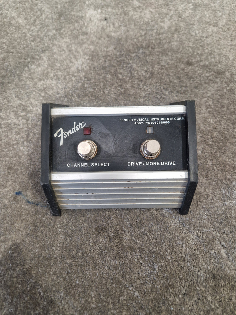 Fender 212R - 100W Solid-State Combo Amp - Good w/ Power Supply & Fender Pedal - Image 4