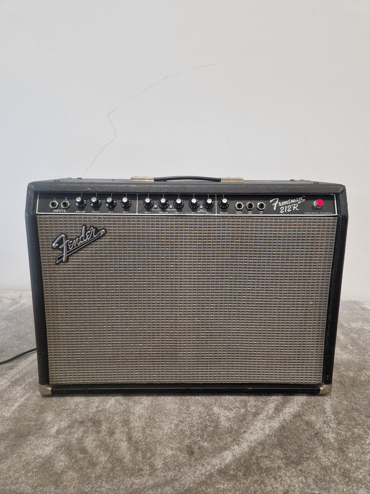 Fender 212R - 100W Solid-State Combo Amp - Good w/ Power Supply & Fender Pedal
