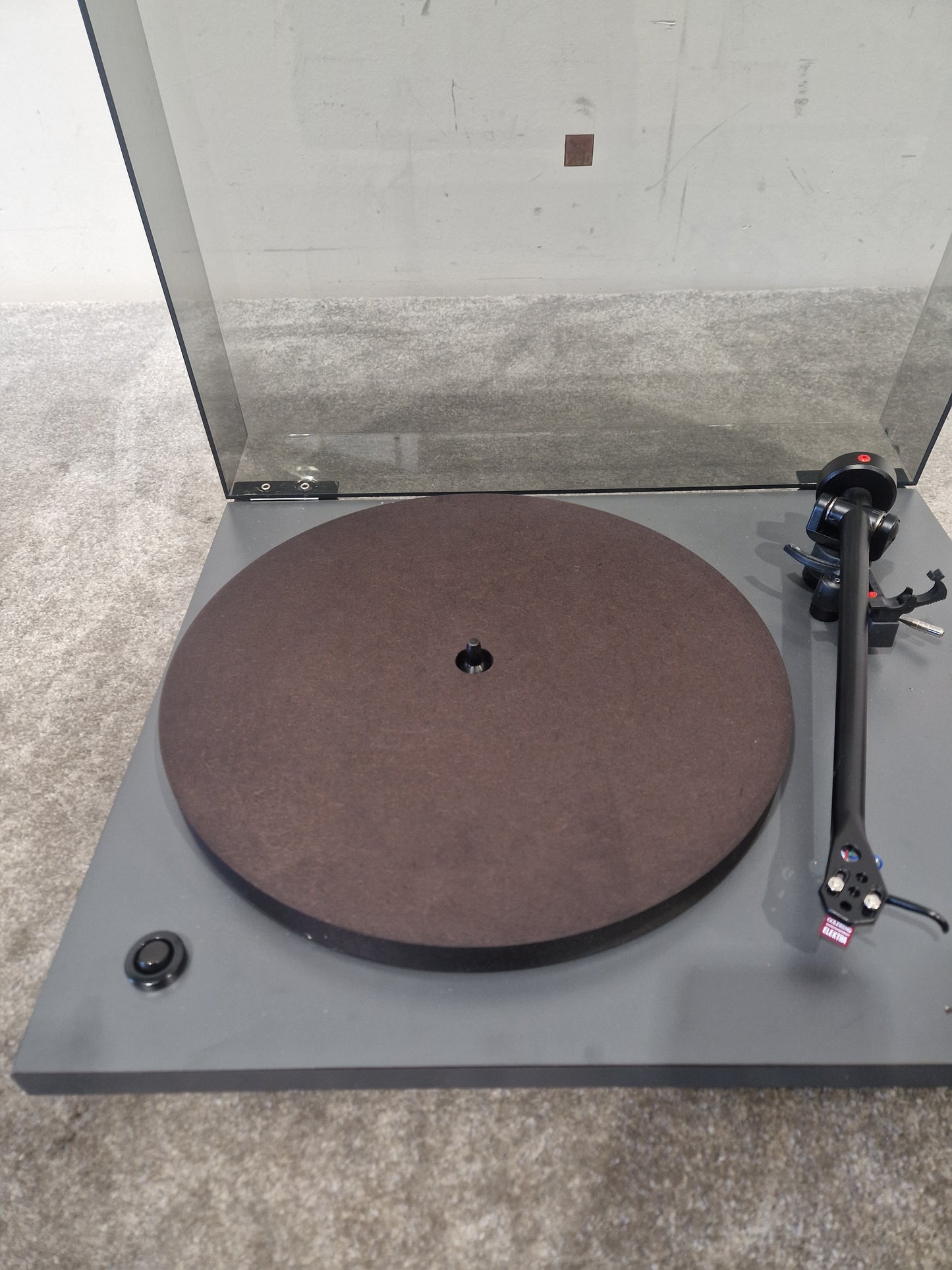 NAD-533 - Audiophile Turntable - Excellent w/ Power Supply