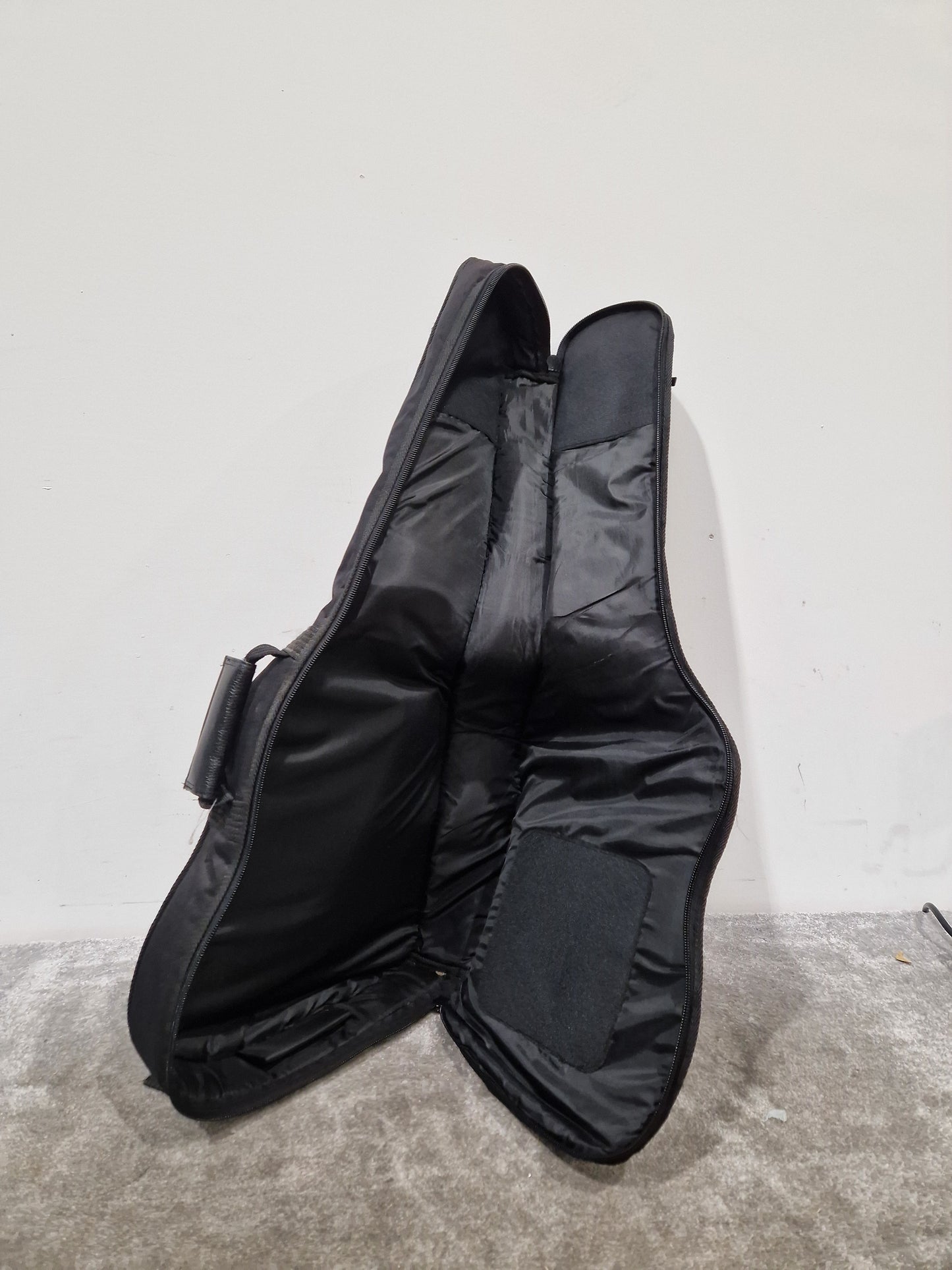 Stagg Guitar Case - Durable Protection - Excellent