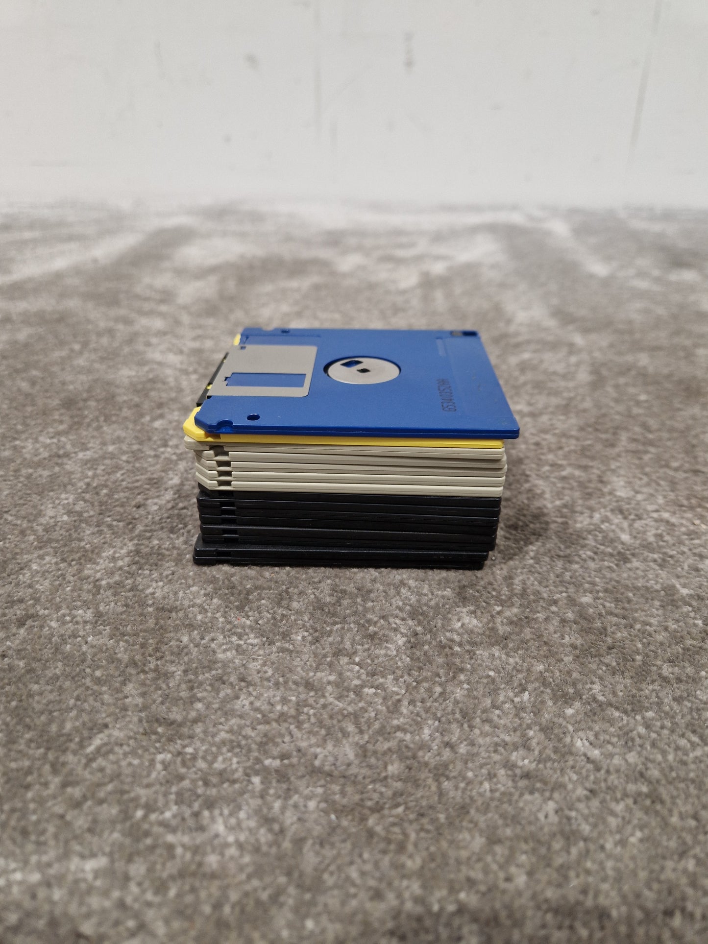 14 HD Floppy Discs Multicoloured - Vintage Data Storage - Excellent