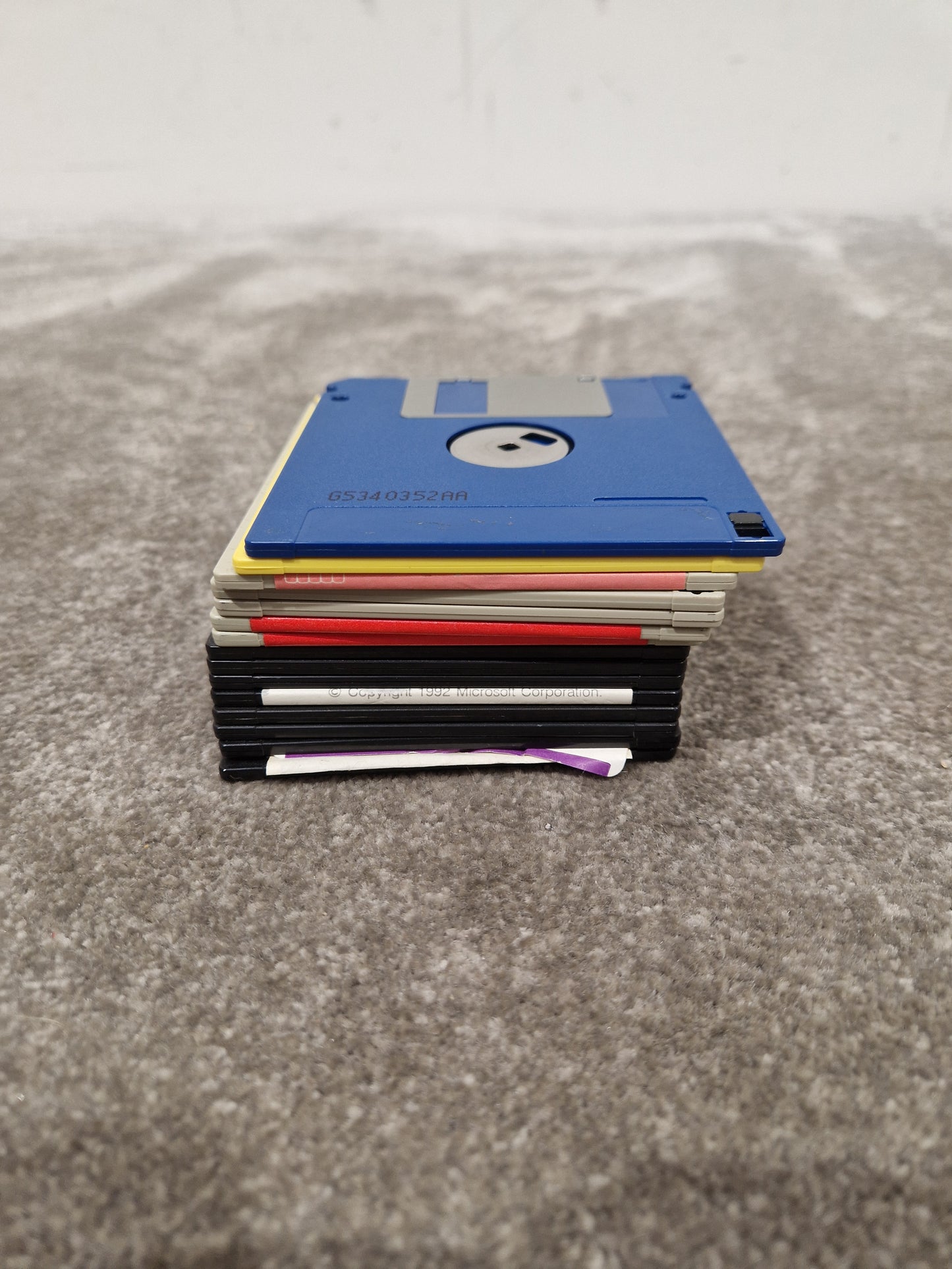 14 HD Floppy Discs Multicoloured - Vintage Data Storage - Excellent