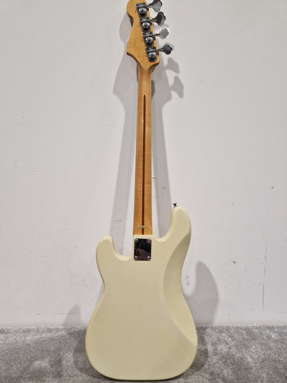 Squier Precision Bass by Fender. Serial S1064338. Made in Korea - Excellent w/ Full Setup