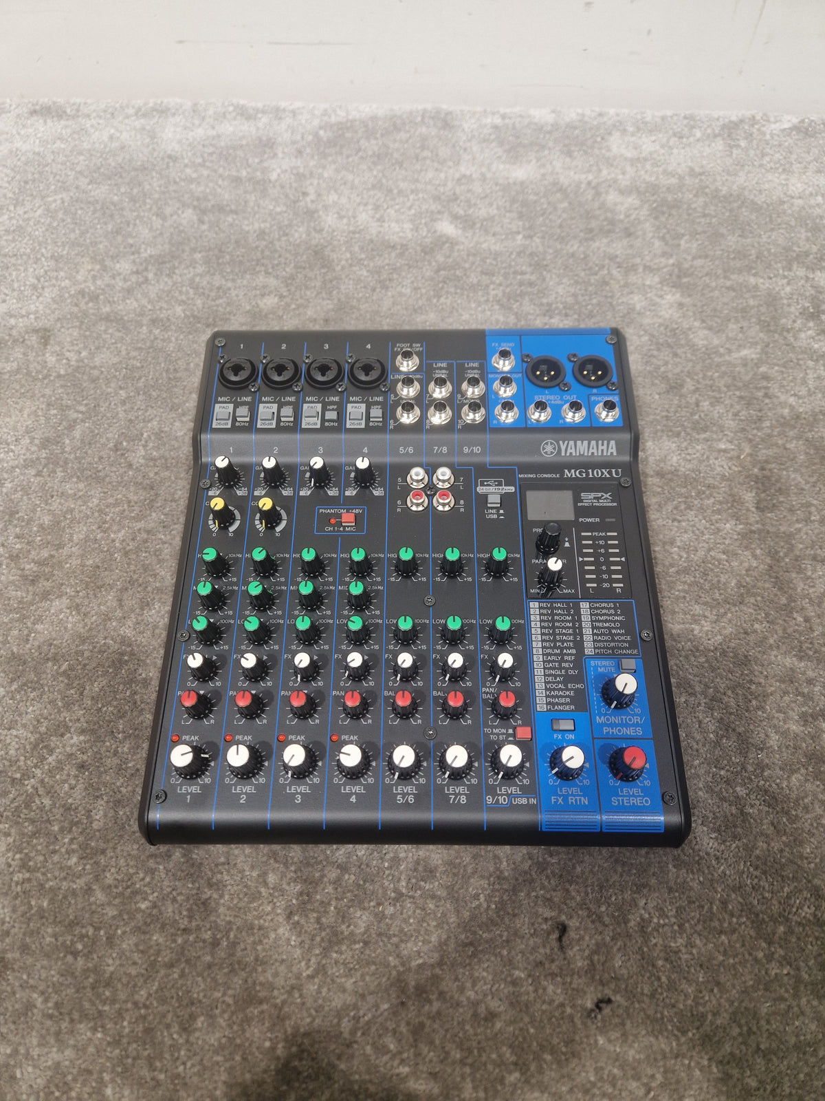 Yamaha MG10XU - 10-Channel Mixer w/ FX - Excellent w/ Soft Case