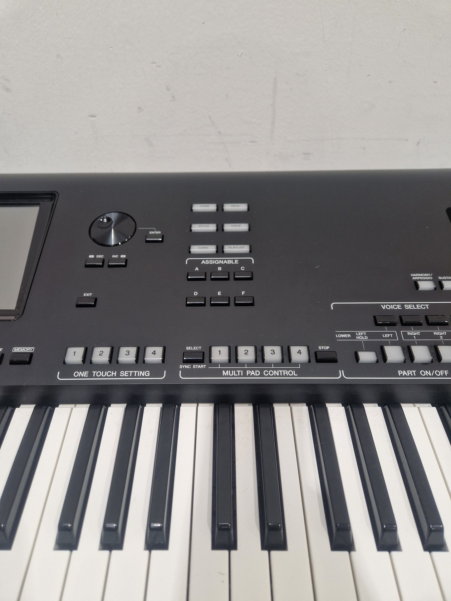 Yamaha Genos - Digital Workstation Keyboard - Excellent w/ Soft Case & Keyboard Pedal