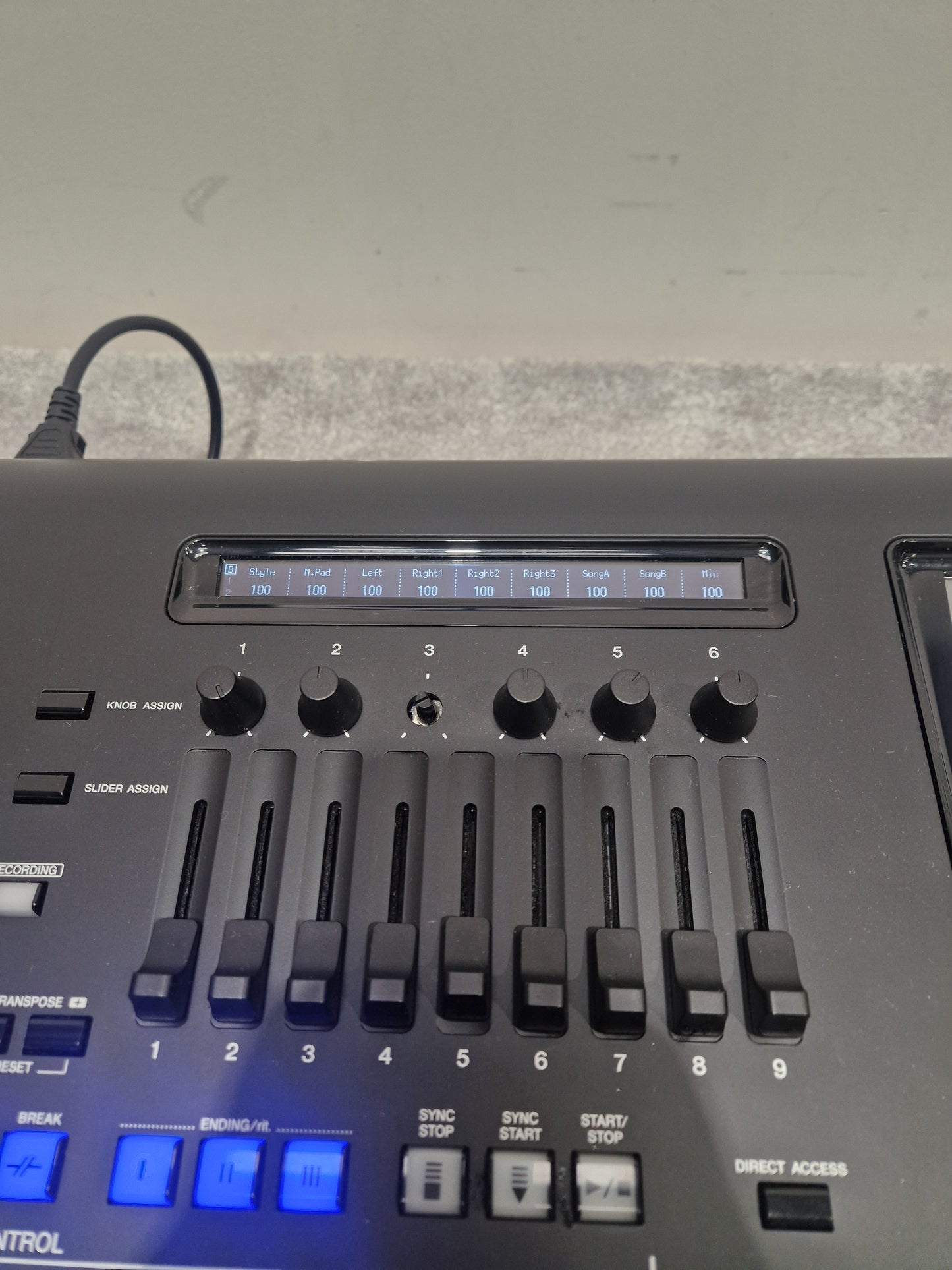 Yamaha Genos - Digital Workstation Keyboard - Excellent w/ Soft Case & Keyboard Pedal