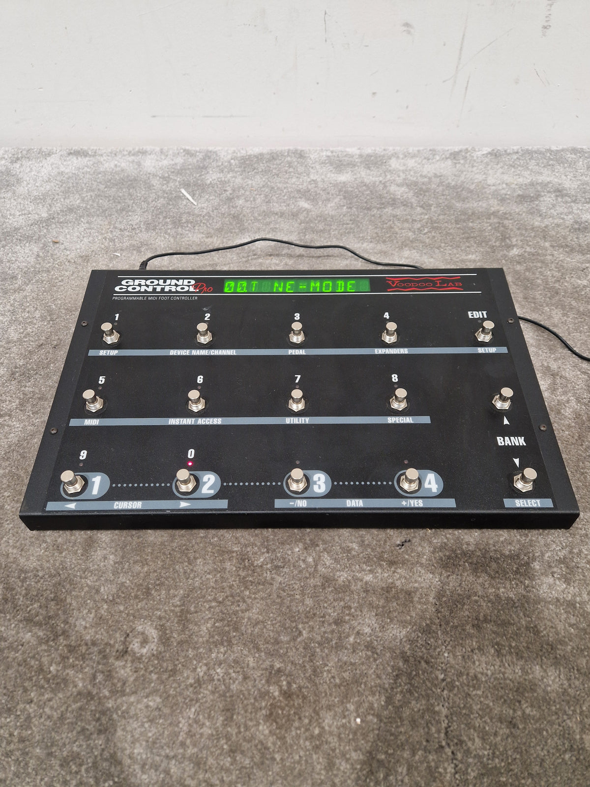 Voodoo Lab Ground MIDI Controller - Versatile Footswitch Control - Excellent w/ Power Supply
