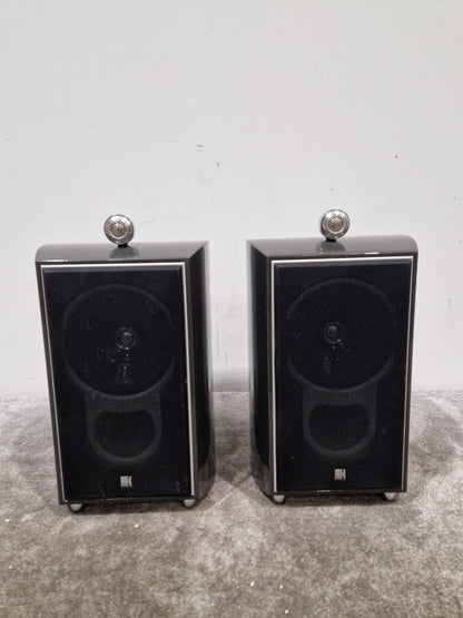 Kef XQ1 Pair - High-Fidelity Bookshelf Speakers - Excellent