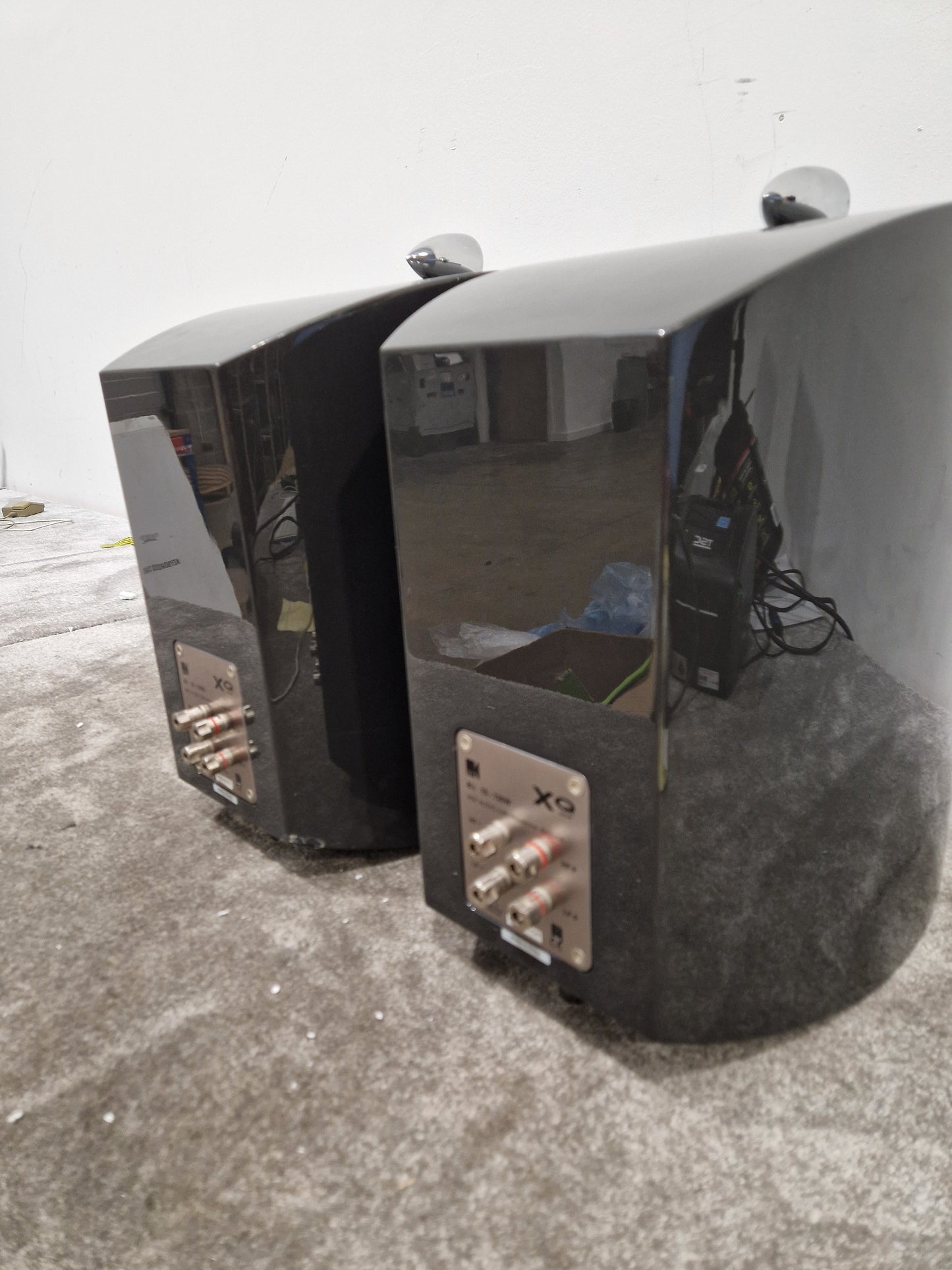 Kef XQ1 Pair - High-Fidelity Bookshelf Speakers - Excellent